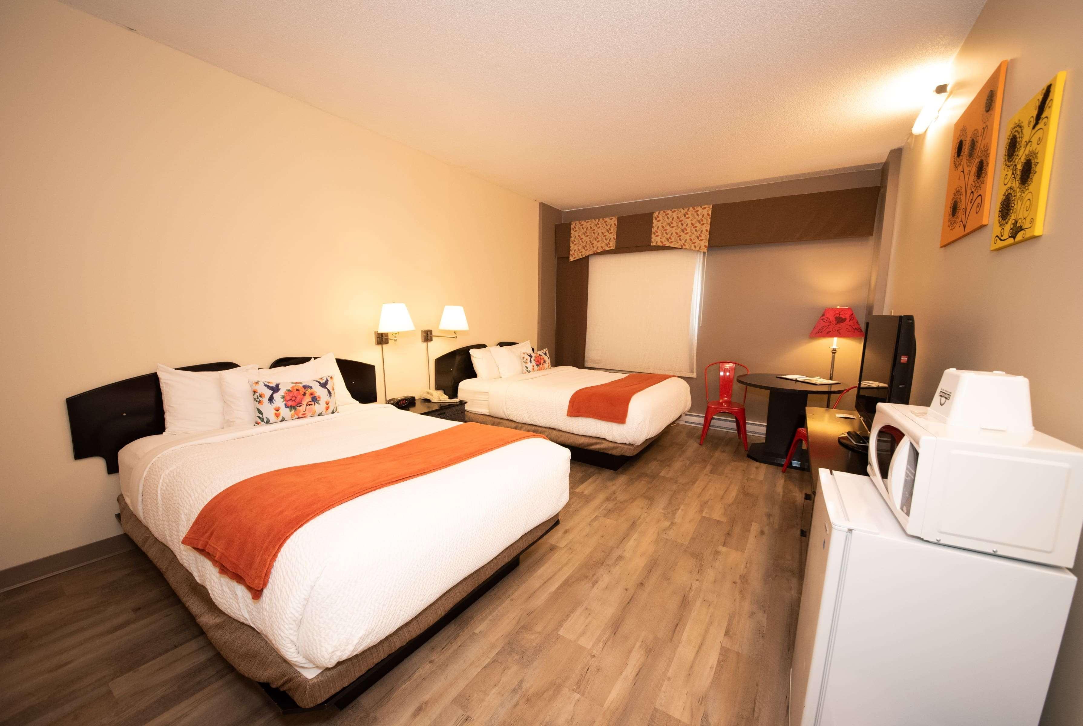 Days Inn By Wyndham Berthierville Екстер'єр фото